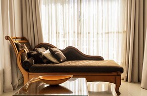 Deluxe Double Room | Hypo-allergenic bedding, pillowtop beds, in-room safe - Posada Suiza by Prima Collection (San Miguel del Monte)