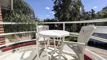 Deluxe dubbelrum | Allergitestade sÀngklÀder och bÀddmadrasser