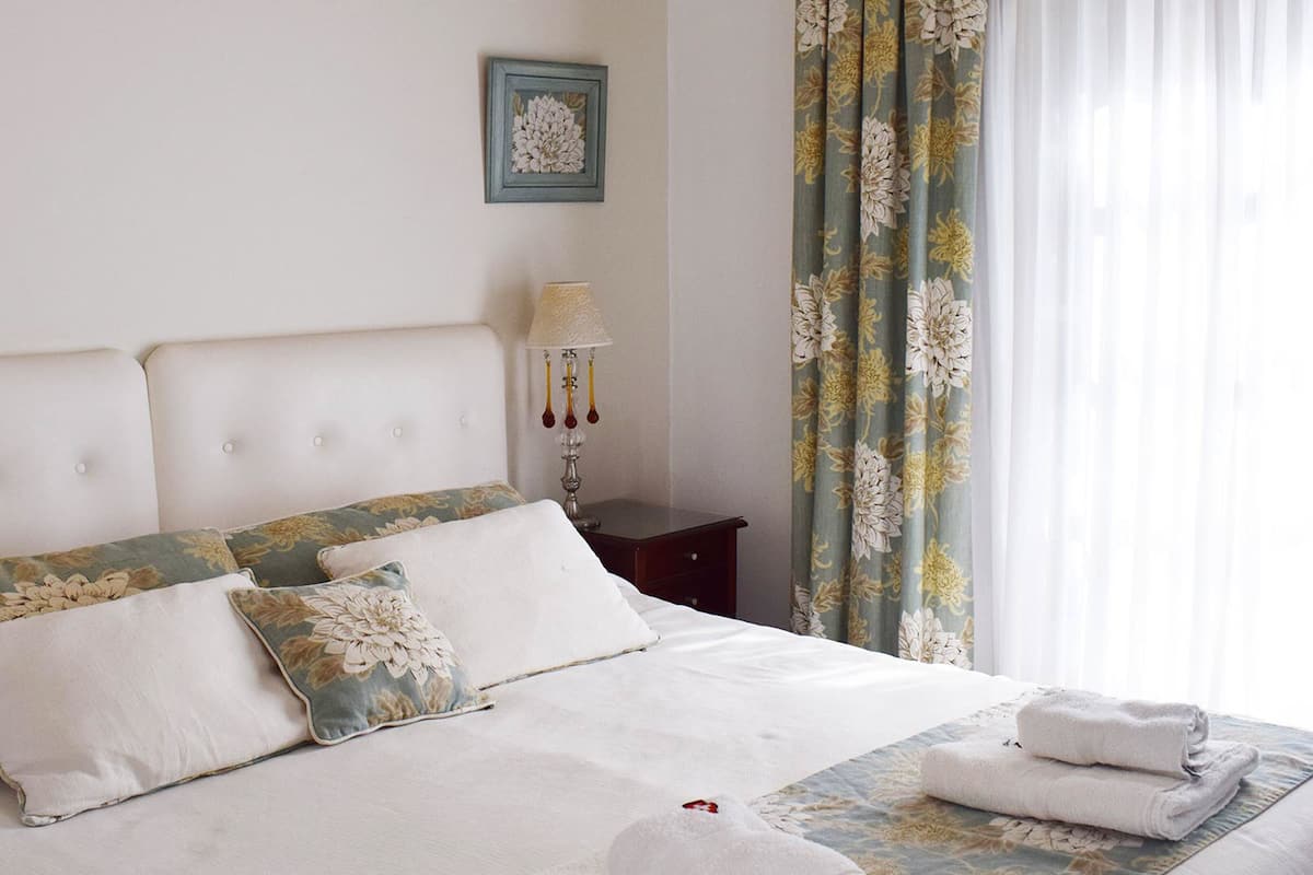 Habitación cuádruple superior | 1 dormitorio y ropa de cama hipoalergénica