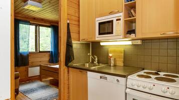 Kühlschrank, Mikrowelle, Geschirrspüler, Kochgeschirr/Geschirr/Besteck