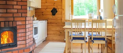 Geladeira, micro-ondas, lava-louças