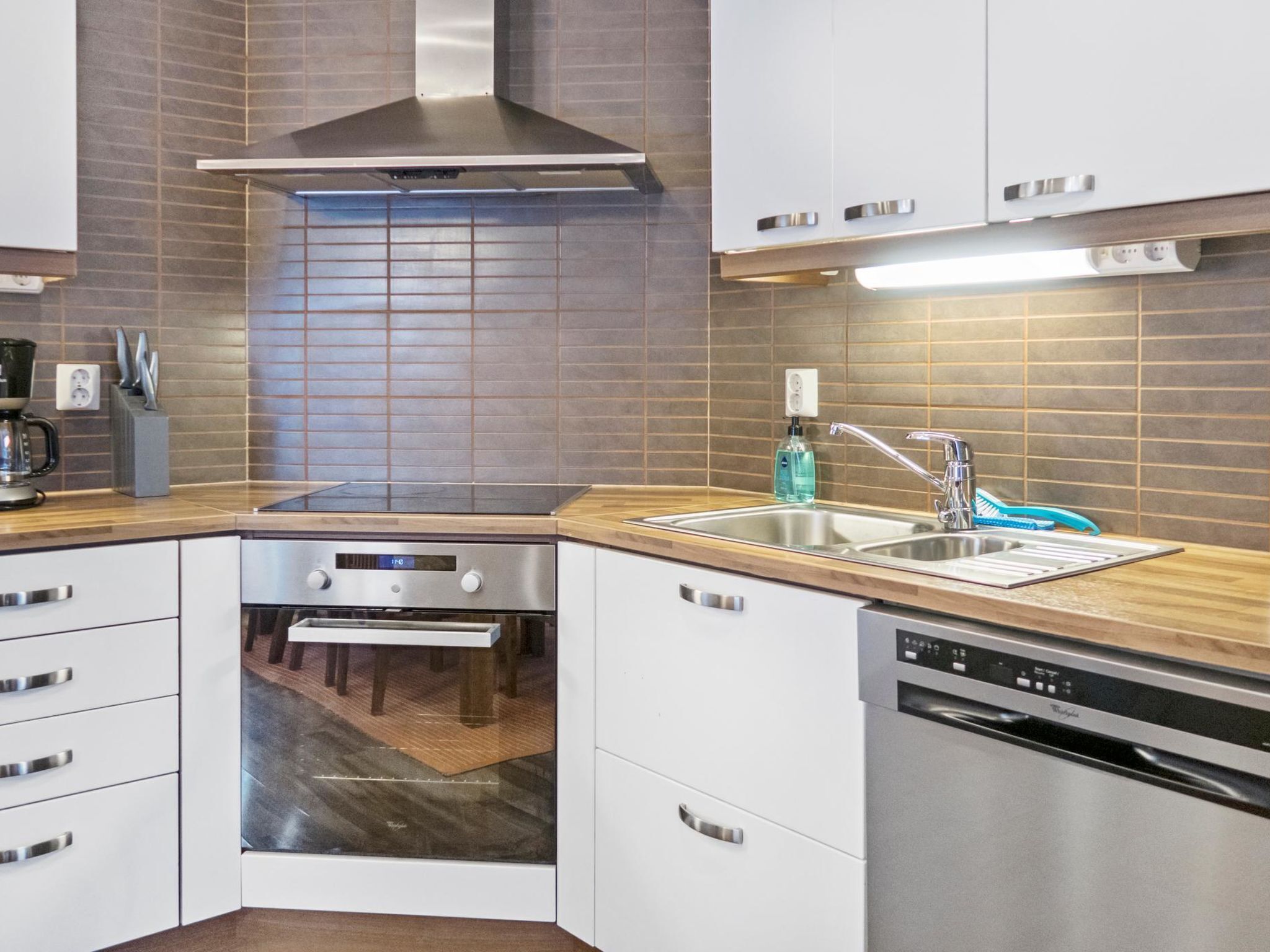 Fridge, microwave, dishwasher, highchair