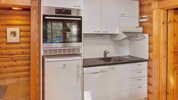 Fridge, microwave, dishwasher, cookware/dishes/utensils