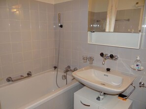 Bathroom - Sunnmatt Süd 412 by Interhome (Engelberg)