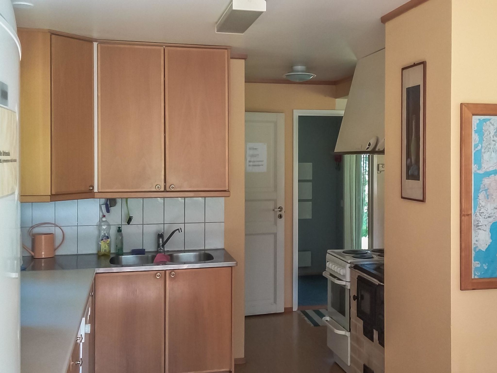 Jääkaappi, mikroaaltouuni, astianpesukone