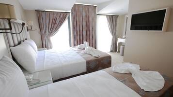 Suite | Minibar, Zimmersafe, schallisolierte Zimmer, Bügeleisen/Bügelbrett