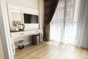标准三人房 | 客房服务设施