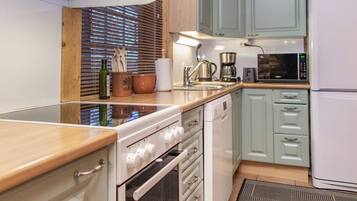 Réfrigérateur, micro-ondes, lave-vaisselle