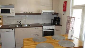 Réfrigérateur, micro-ondes, lave-vaisselle