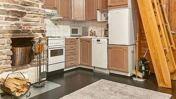 Kühlschrank, Mikrowelle, Geschirrspüler, Kochgeschirr/Geschirr/Besteck