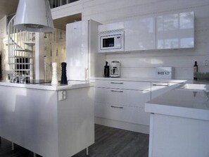 Réfrigérateur, micro-ondes, lave-vaisselle