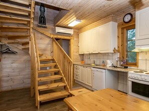 Fridge, microwave, dishwasher, cookware/dishes/utensils