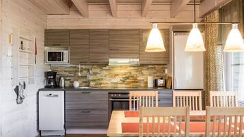 Jääkaappi, mikroaaltouuni, astianpesukone