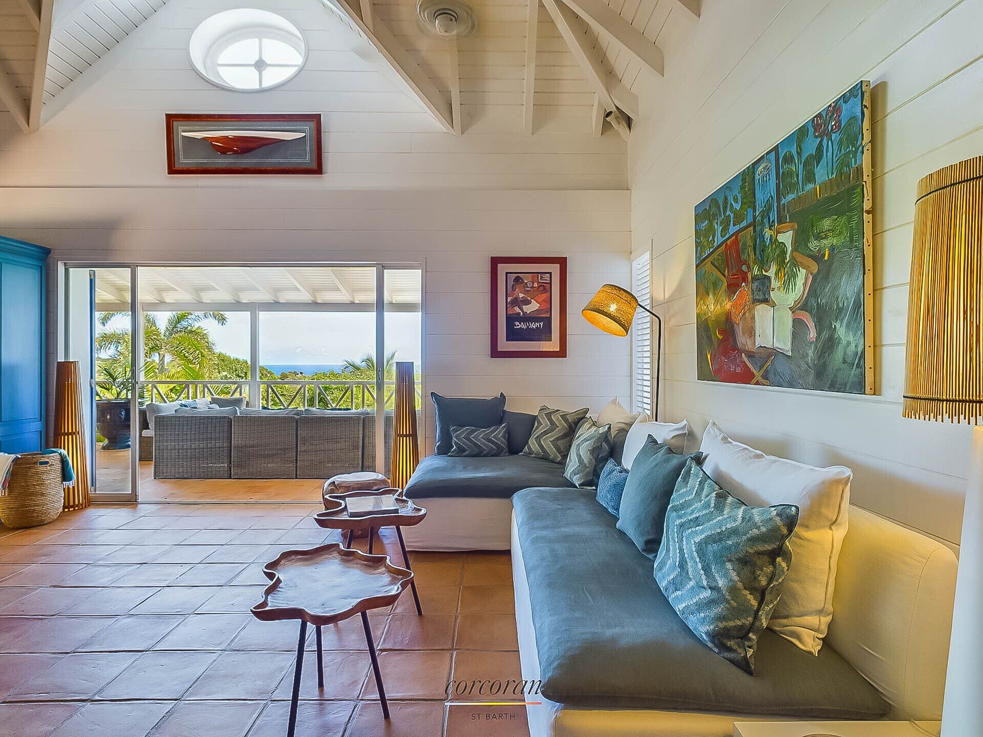 Télévision, lecteur de DVD, chaîne hi-fi