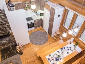 Fridge, microwave, dishwasher, cookware/dishes/utensils