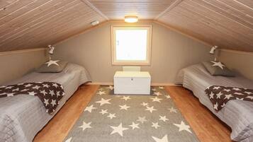 2 bedrooms, iron/ironing board, WiFi