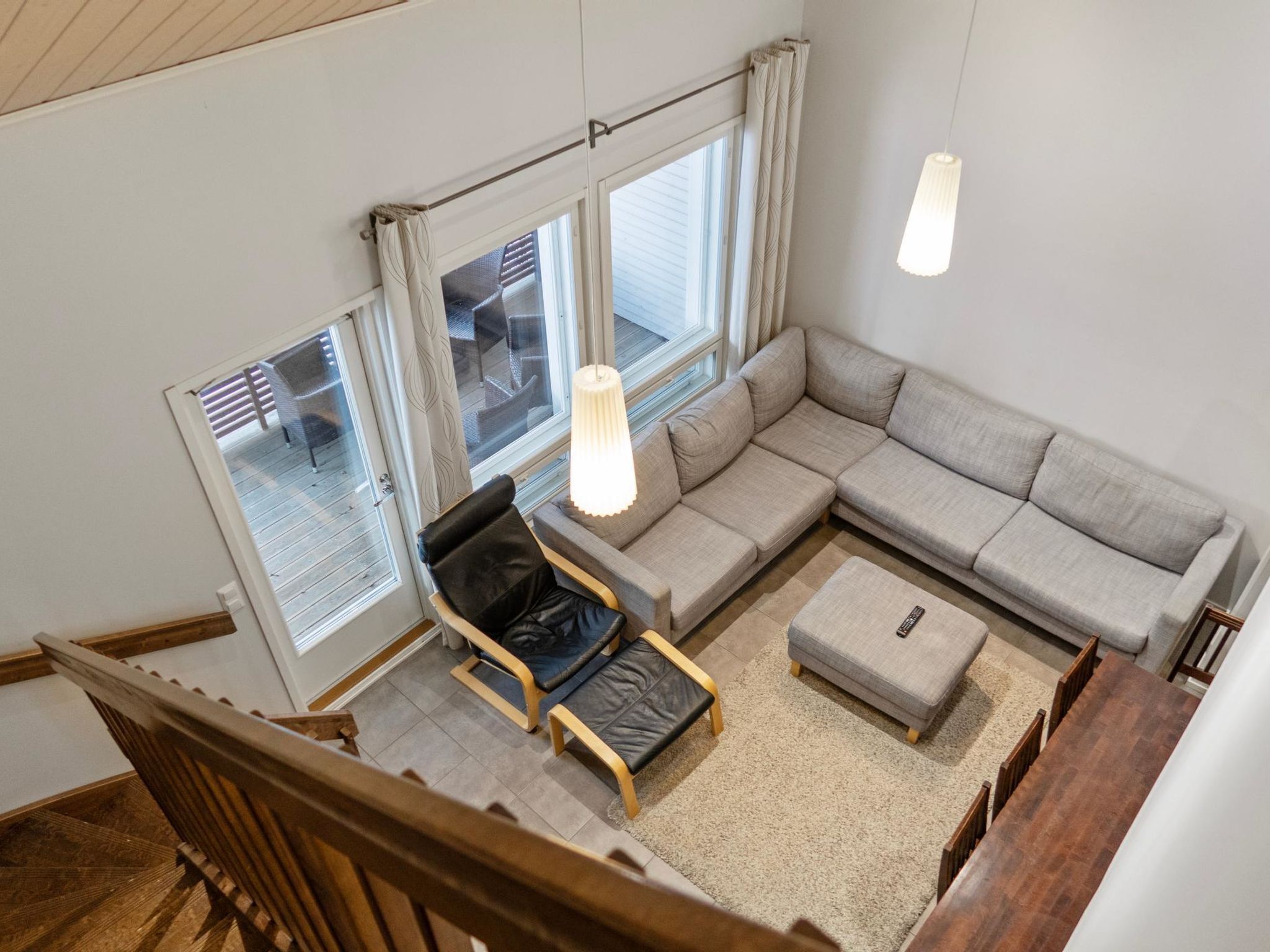 Una televisión, un reproductor de DVD