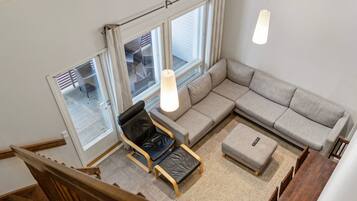 Una televisión, un reproductor de DVD