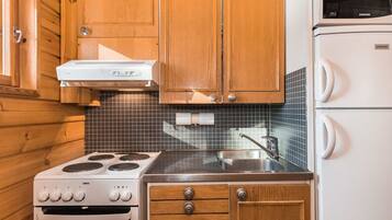 Refrigerador, microondas, utensilios de cocina