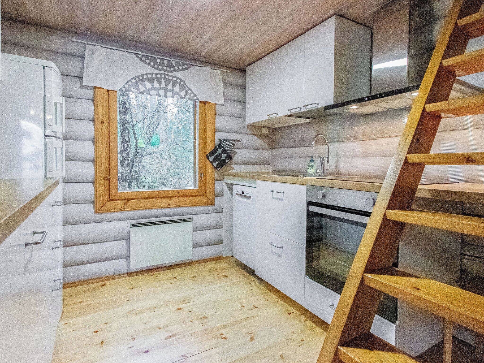 Refrigerador, microondas, lavavajillas, utensilios de cocina