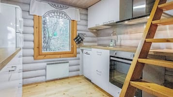 Refrigerador, microondas, lavavajillas, utensilios de cocina