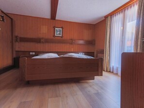 3 bedrooms, Internet