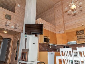 Jääkaappi, mikroaaltouuni, astianpesukone