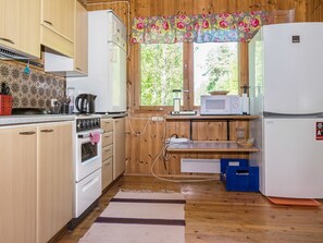 Fridge, microwave, cookware/dishes/utensils