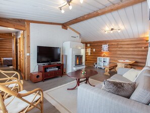 Télévision, lecteur de DVD, baby-foot