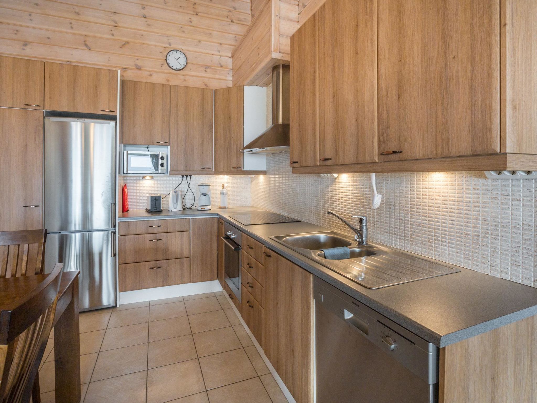 冰箱、微波炉、洗碗机、厨具/餐具