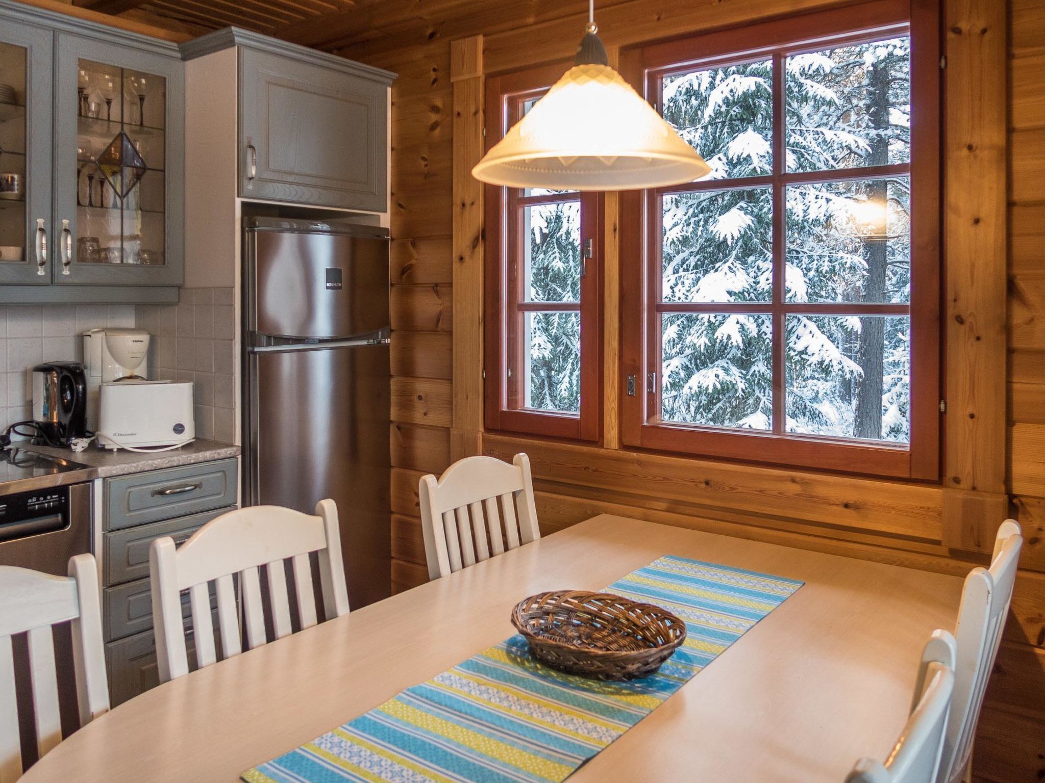 Refrigerador, microondas, lavavajillas y periquera 