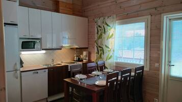 Fridge, microwave, dishwasher, cookware/dishes/utensils