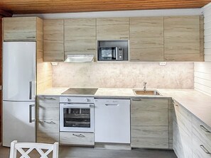 Réfrigérateur, micro-ondes, lave-vaisselle