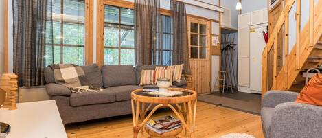 Una televisión, un reproductor de DVD