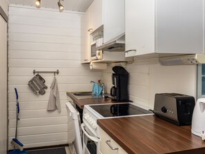 Jääkaappi, mikroaaltouuni, astianpesukone