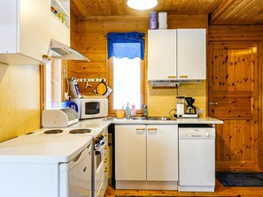 Fridge, microwave, dishwasher, cookware/dishes/utensils