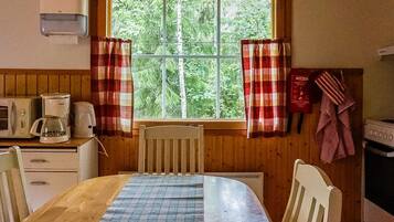 Frigorifero, microonde, pentole/stoviglie/utensili