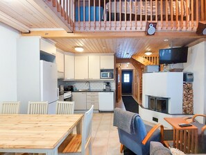 Jääkaappi, mikroaaltouuni, astianpesukone