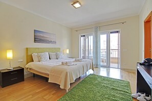 2 soverom, safe på rommet, strykejern/-brett og wi-fi (inkludert)