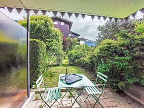 Outdoor dining - Clos du Savoy by Interhome (Chamonix)