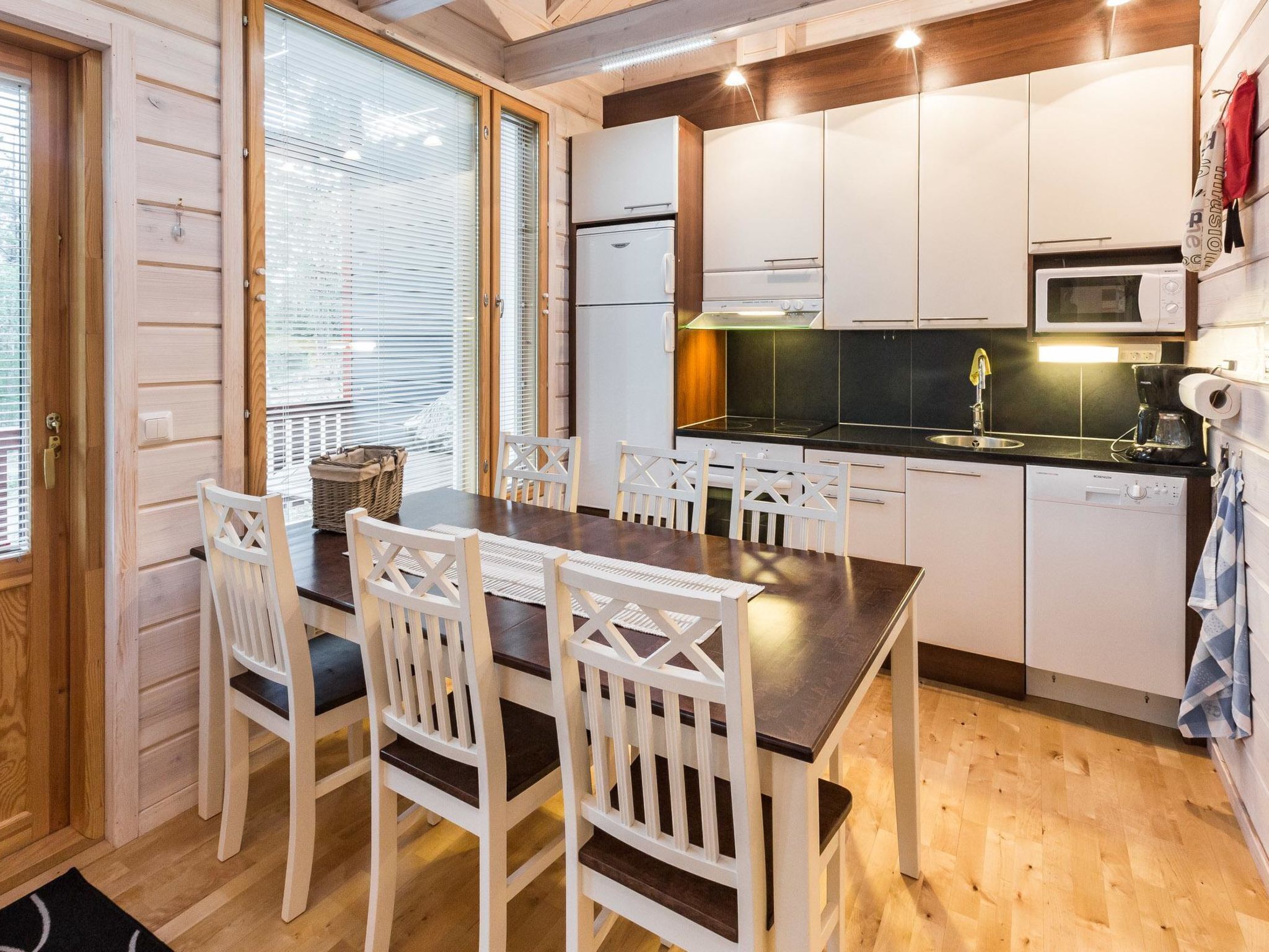 Fridge, microwave, dishwasher, cookware/dishes/utensils