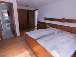 2 bedrooms, Internet