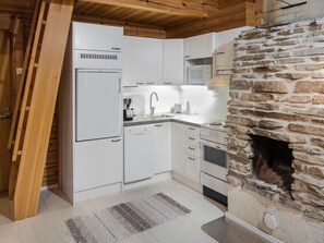 Fridge, microwave, dishwasher, cookware/dishes/utensils - Rukantaika 1a by Interhome (Kuusamo)