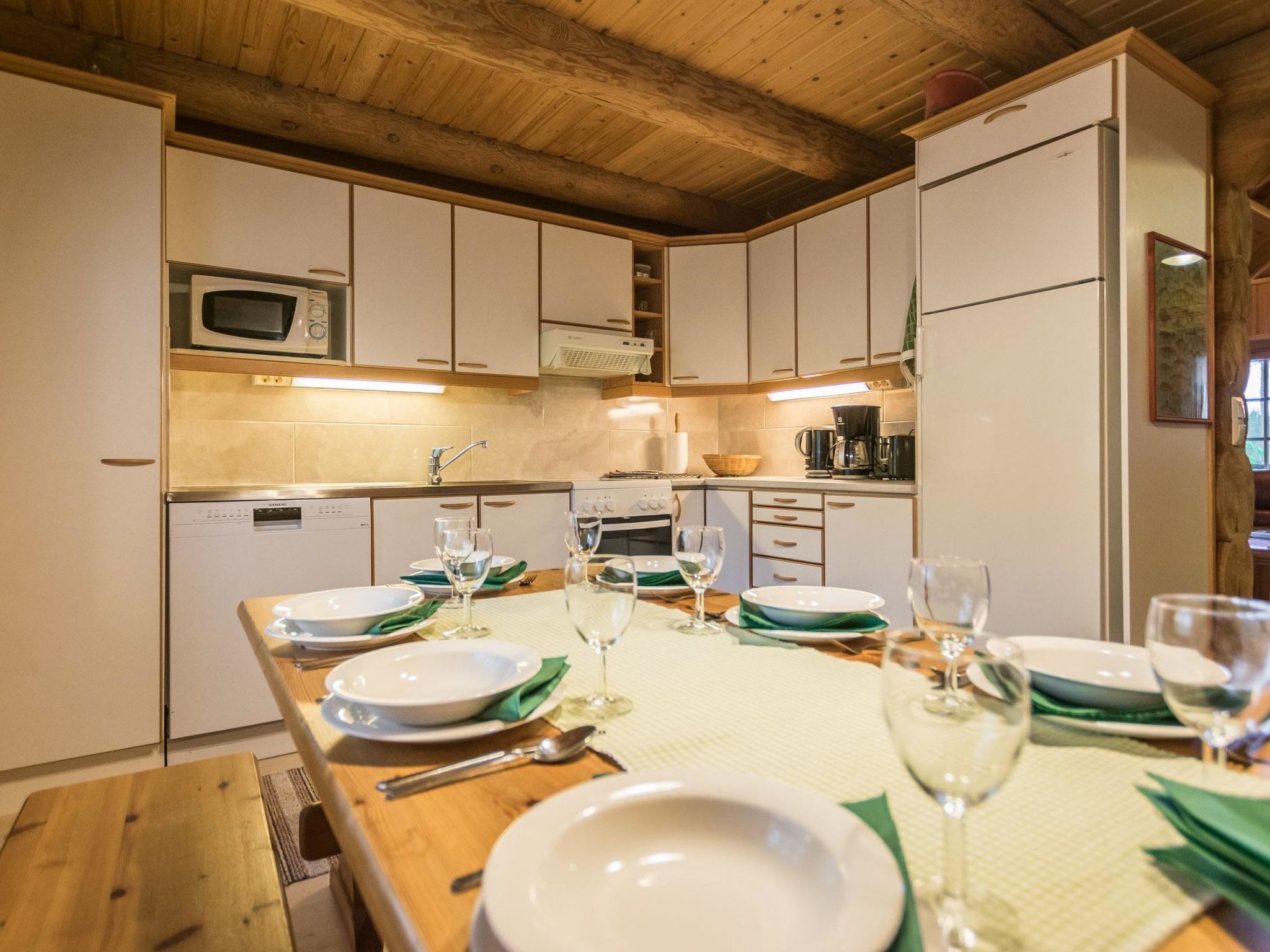 Fridge, microwave, dishwasher, cookware/dishes/utensils