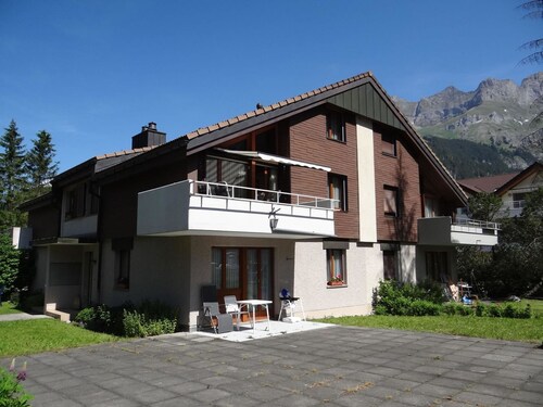 Chalet Bergblick Appartement/Fewo 4-Bettwohnung by Interhome