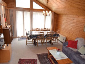 Télévision, cheminée