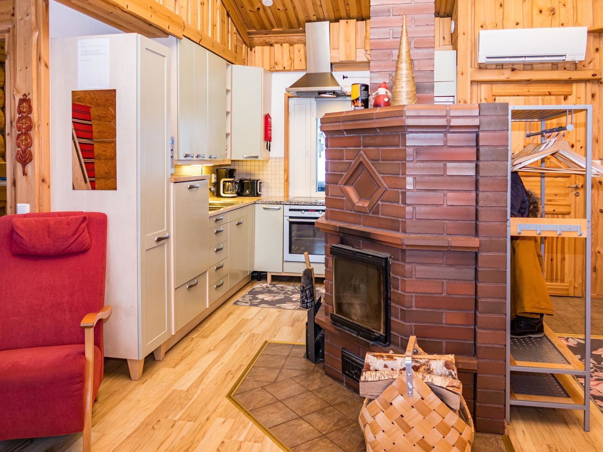 ثلاجة، ميكروويف، غسالة أطباق، مستلزمات طهي/أطباق/أوعية