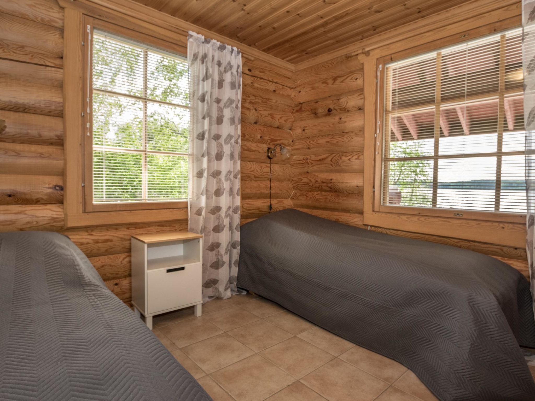 2 bedrooms