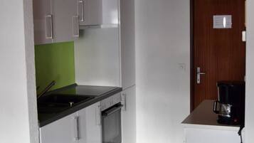 Kühlschrank, Kochgeschirr/Geschirr/Besteck