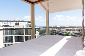 Property grounds - Magic Paradise by BRIC Vacation - 3 bedroom Penthouse steps from Mamita's Beach! (Playa del Carmen)